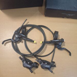 Set de Frenos Shimano Deore XT M8120 4 Pistones  Enduro y Trail