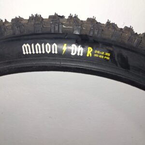Cubierta Maxxis Minion DHR  26x2.35, Super Tacky (Carcasa Downhill)