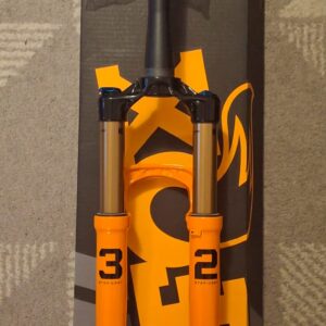Horquilla FOX FLOAT 32 . 2025 . 29 . 100 mm . Naranja