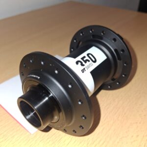 Maza Delantera DT Swiss  Eje 20x110mm, 32 Agujeros